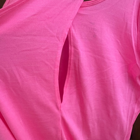 Nike hot pink standard fit DRIFIT tank singlet size small. NWOT - Picture 4 of 7